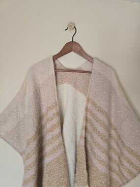 Idyllwind Blush Pink & Cream Bouclé Open-Front Poncho